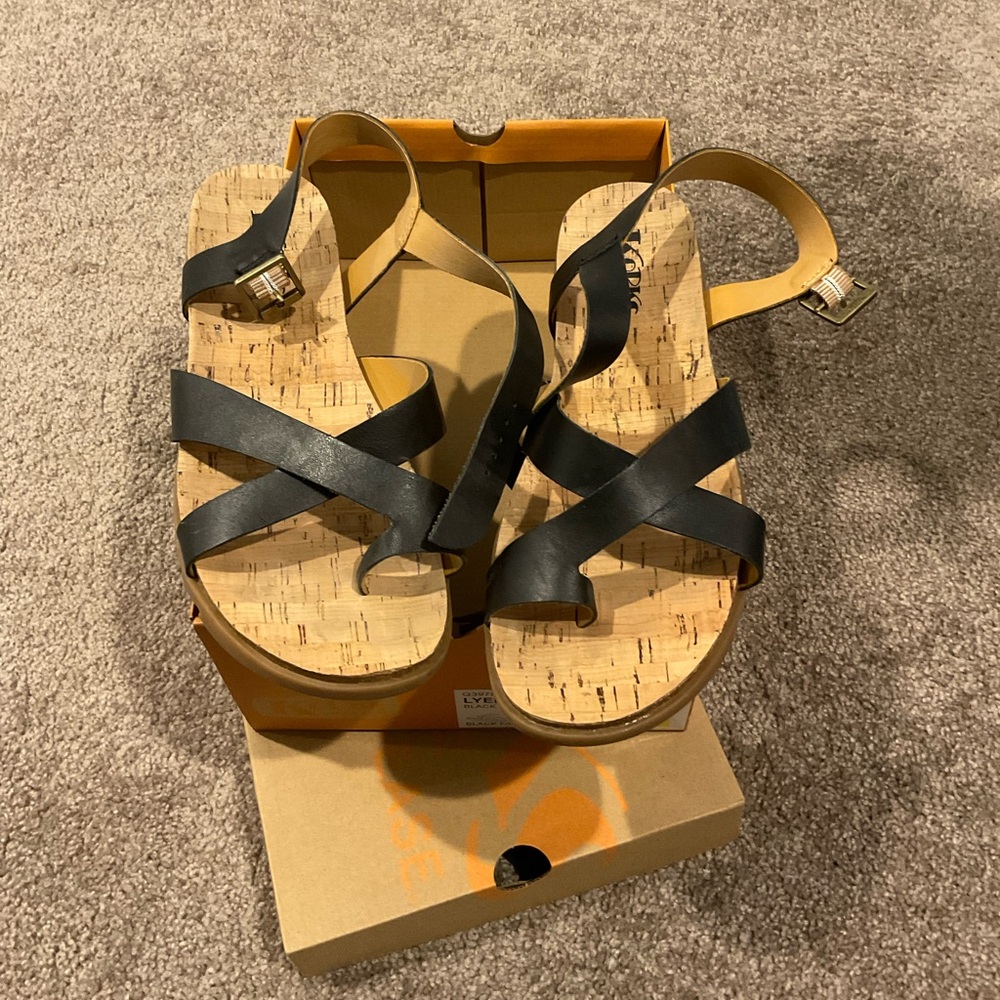 Korks Lyell Black Strappy Sandals